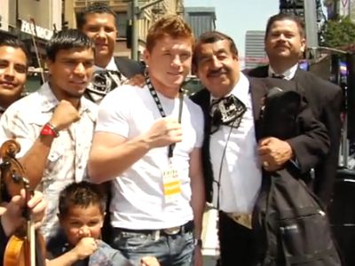 Az ifjú Alvarez (középen) népszerű Mexikóban