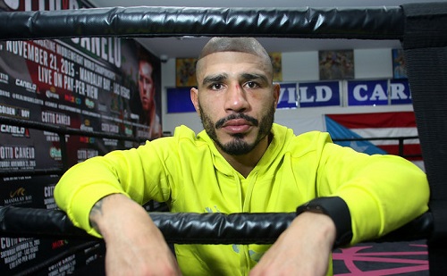 Cotto Lamont Petersonnal tárgyal